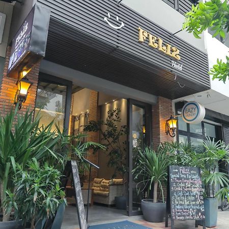 Feliz Hostel Cafe & Bar Phnom Penh Exterior photo